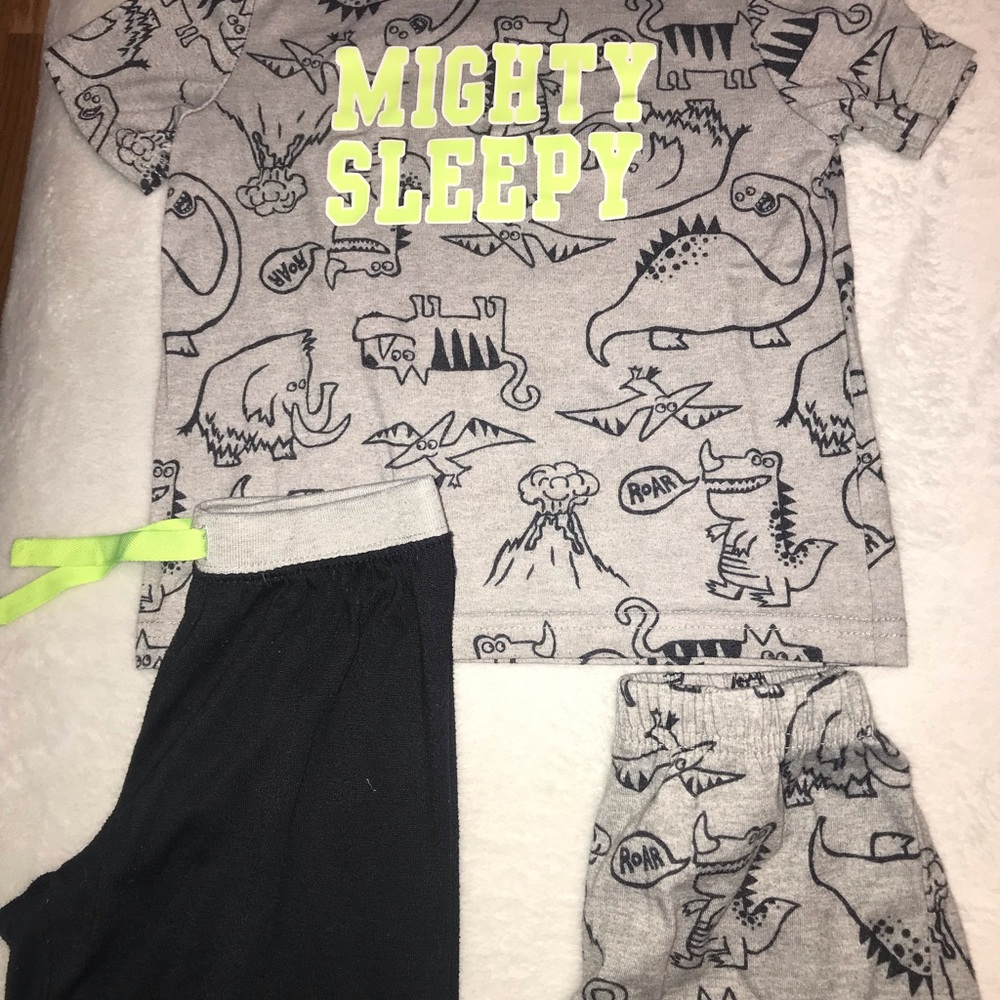 Carter’s PJ Bundle - Picture 4 of 11
